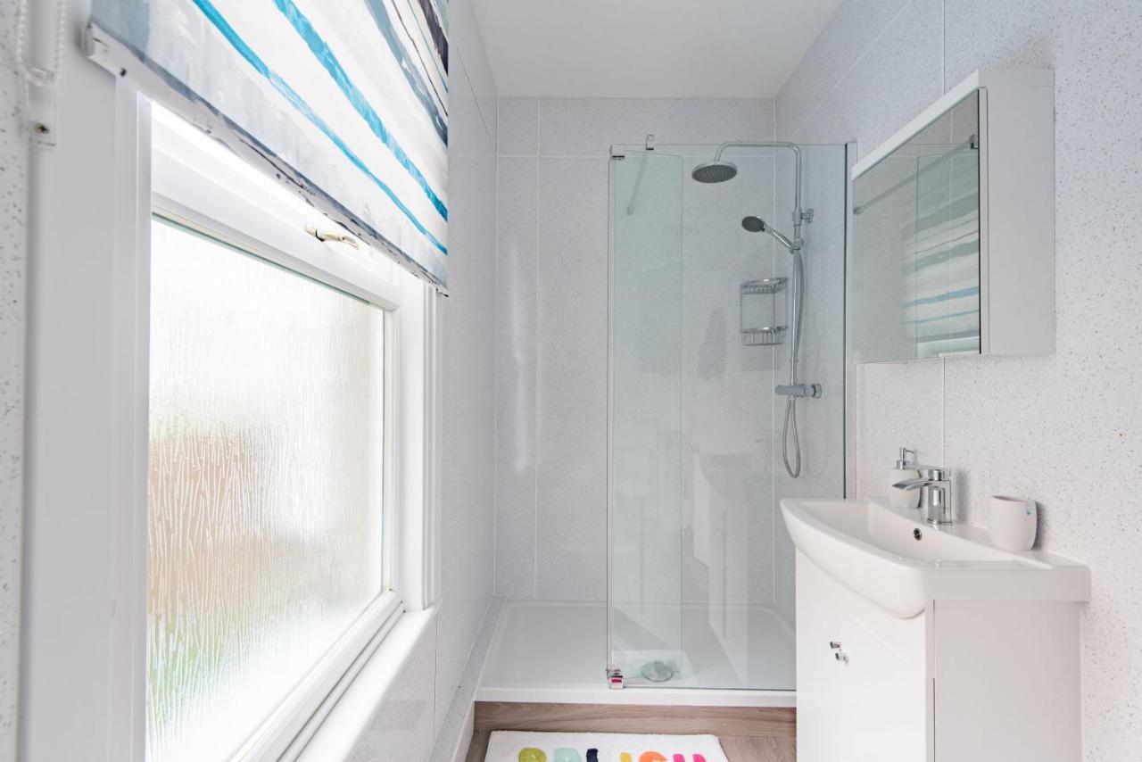 Southbeach By Bloom Stays Hythe  Bagian luar foto